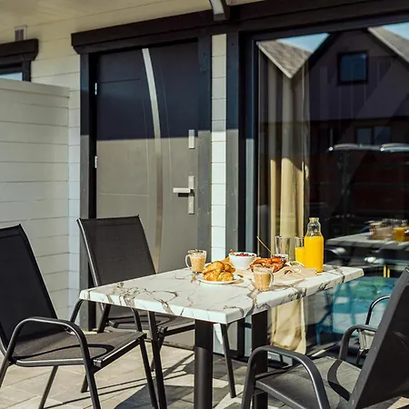 בית נופש 2 Bedroom Beautiful In סרבינובו